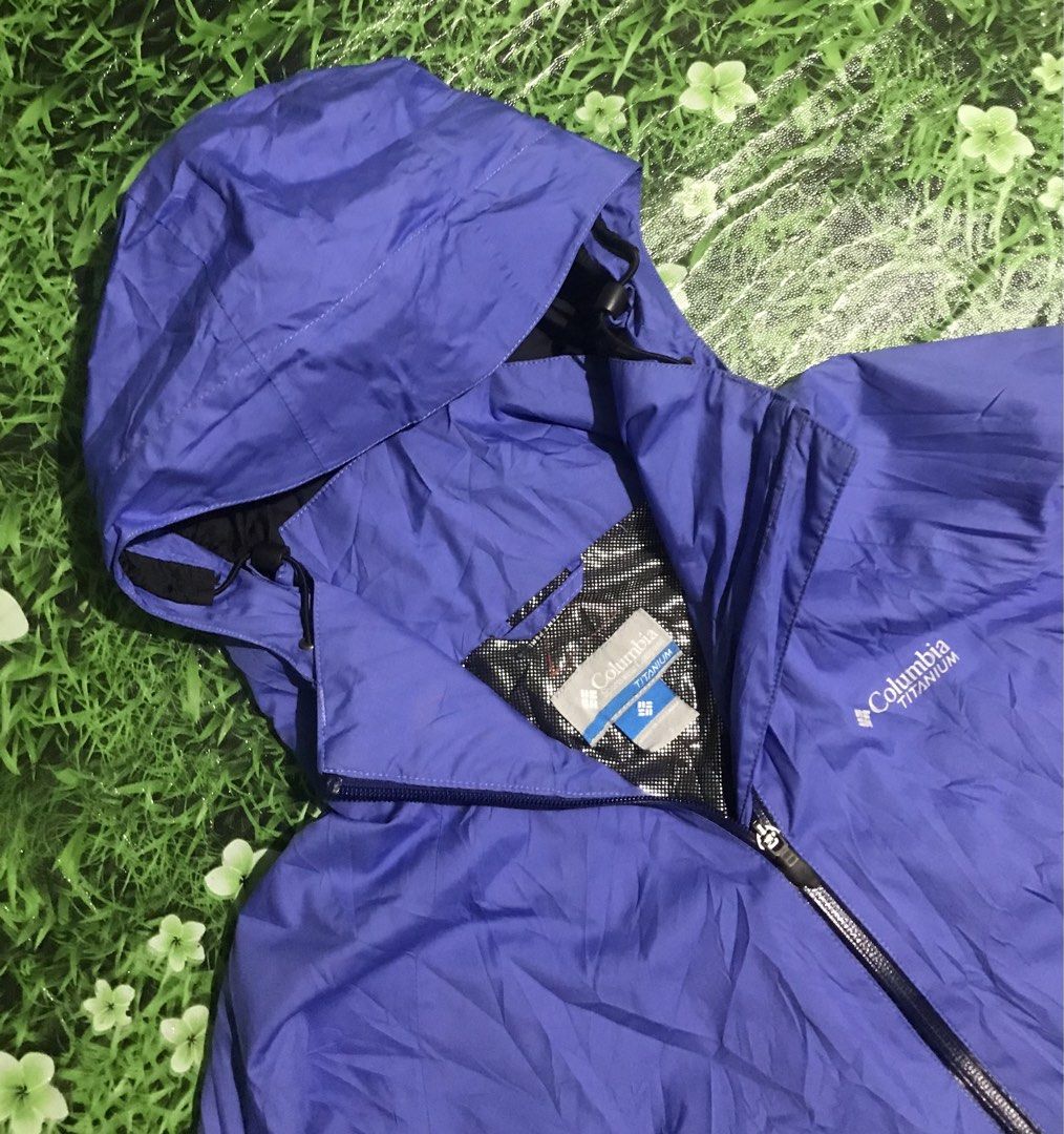 COLUMBIA UNISEX TITANIUM JACKET (Category: Coats, Jackets and Outerwear) located in Cebu City. Submitted by nelsonix (Listing ID 1468331015, Image 1). Description: COLUMBIA UNISEX TITANIUM JACKET SIZE SMALL W19 L25to26 EXCELLENT CONDITION 9.5/10 COLOR RATE WATER REFILLANT BLUE COLORWAY NO ISSUE .