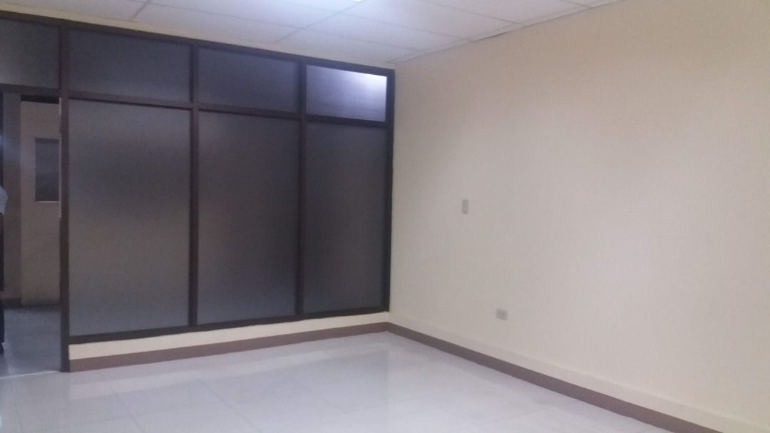 Commercial Space for Lease Kapitolyo (Category: Commercial) located in Pasig City. Submitted by eproperties (Listing ID 1468344980, Image 3). Description: Commercial Space for Rent in Kapitolyo, Pasig Rate: PHP 20,000 / month + VAT Size: 25 sqm (Ground floor inner unit) Address: San Rafael St., Kapitolyo, Pasig City A budget-friendly, highly accessible commercial spot situated in one of Pasig's most vibrant lifestyle hubs. Ideal for small retail 