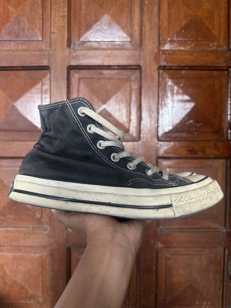 Converse Chuck 70 High Top Black (Category: Sneakers) located in Manila. Submitted by felgen (Listing ID 1468319138, Image 3). Description: Still in a good condition madumi lang. used it for weightlifting only. Original bought this 4k.