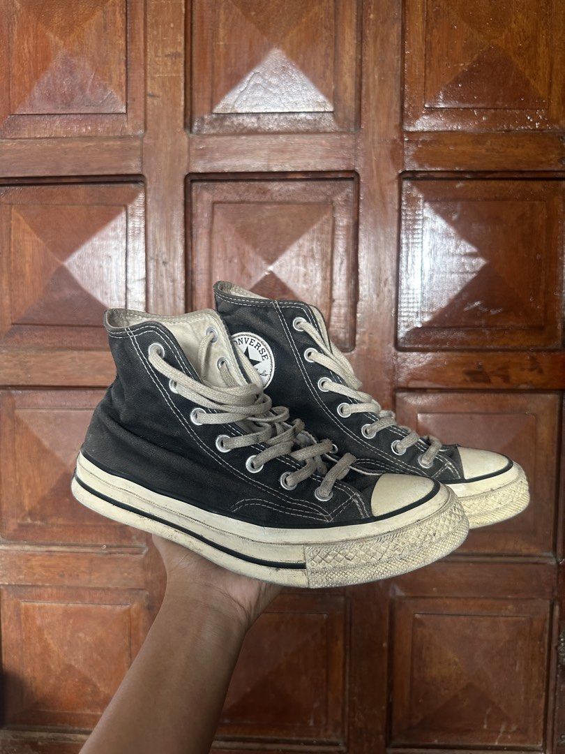 Converse Chuck 70 High Top Black (Category: Sneakers) located in Manila. Submitted by felgen (Listing ID 1468319138, Image 1). Description: Still in a good condition madumi lang. used it for weightlifting only. Original bought this 4k.