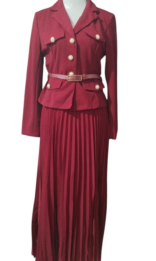 Coords blazer and pleated skirt (Category: Sets or Coordinates) located in Binan City. Submitted by jhengsclothingshop (Listing ID 1468292968, Image 1). Description: 27 inches wiastline.