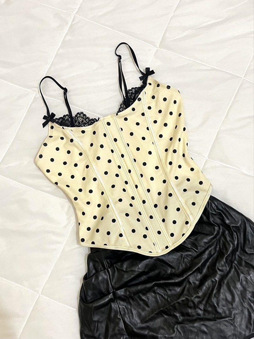 Corset Polka dot Lace Top (Category: Sleeveless) located in Marikina City. Submitted by eloxade.ee (Listing ID 1468451553, Image 2). Description: 🪞s-m. 🏷️ mine 250 10/10! .