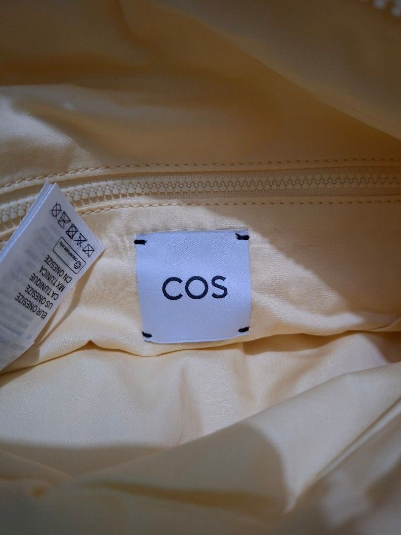 COS QUILTED BAG (Category: Shoulder Bags) located in Pasay City. Submitted by yukihernandez (Listing ID 1468305562, Image 2). Description: WTS 📩 COS QUILTED BAG 800php.