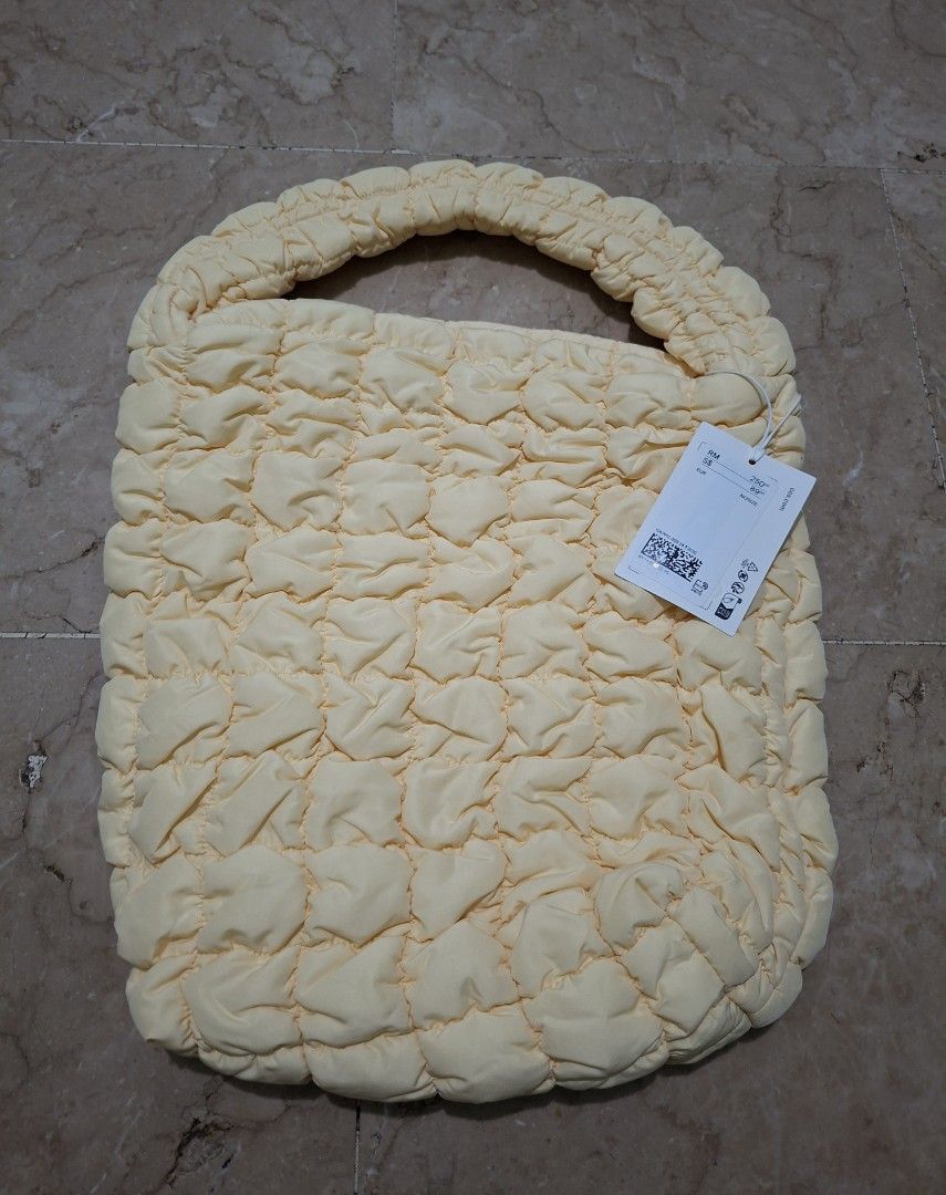 COS QUILTED BAG (Category: Shoulder Bags) located in Pasay City. Submitted by yukihernandez (Listing ID 1468305562, Image 1). Description: WTS 📩 COS QUILTED BAG 800php.