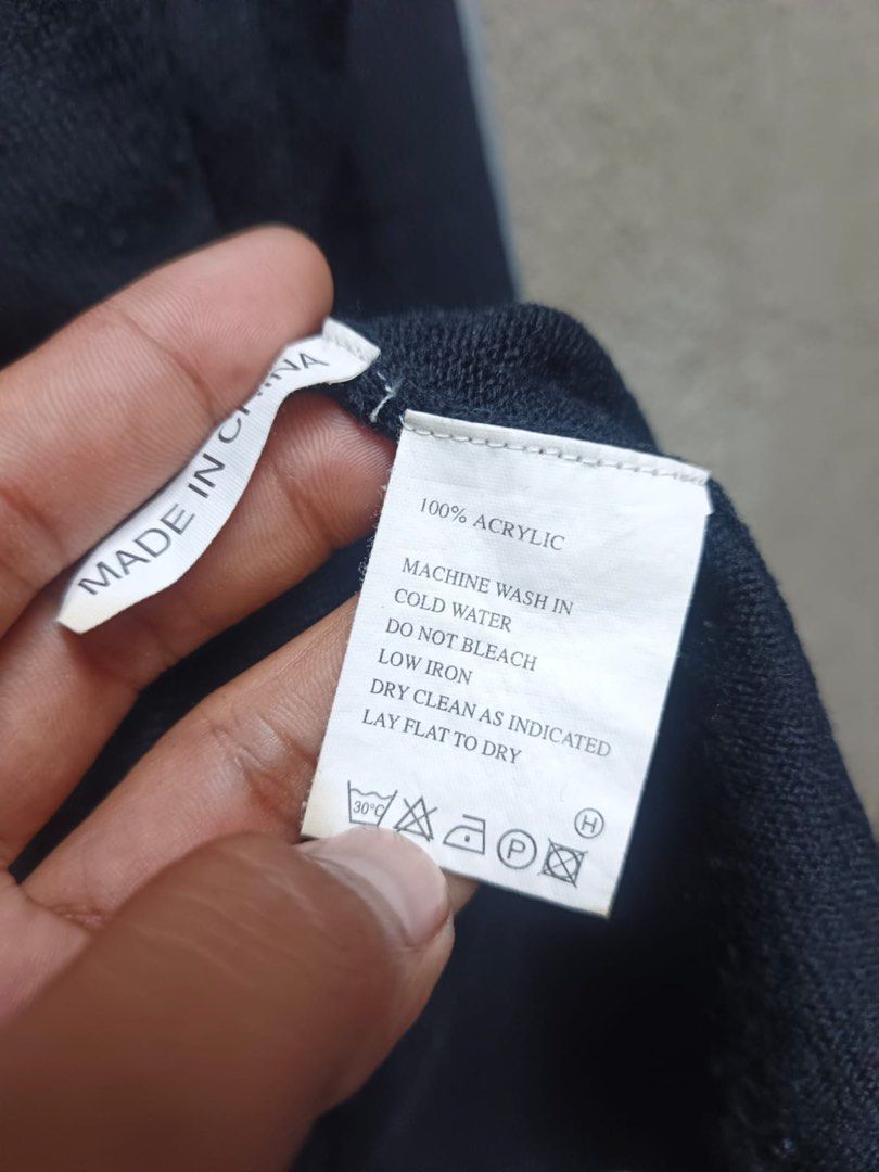 COURREGES (Category: Longsleeves) located in Dasmarinas. Submitted by jessputrages (Listing ID 1468473618, Image 3). Description: For sale Courreges Excellent condition No issue 550 plus shipping fee Pm for more details.