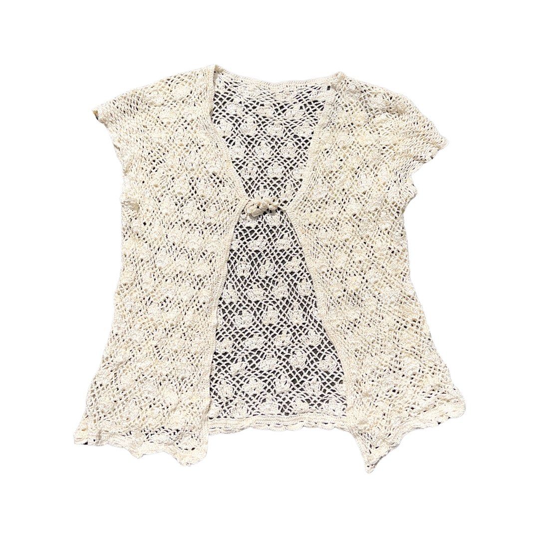 CREAM KNITTED TOPPER (Category: Others Tops) located in Baguio. Submitted by claie.bg (Listing ID 1468408727, Image 1). Description: ⊹ CREAM KNITTED TOPPER ⊹ ᰔ super duper cute nito!! DEETS size xs to m length 17 inches .