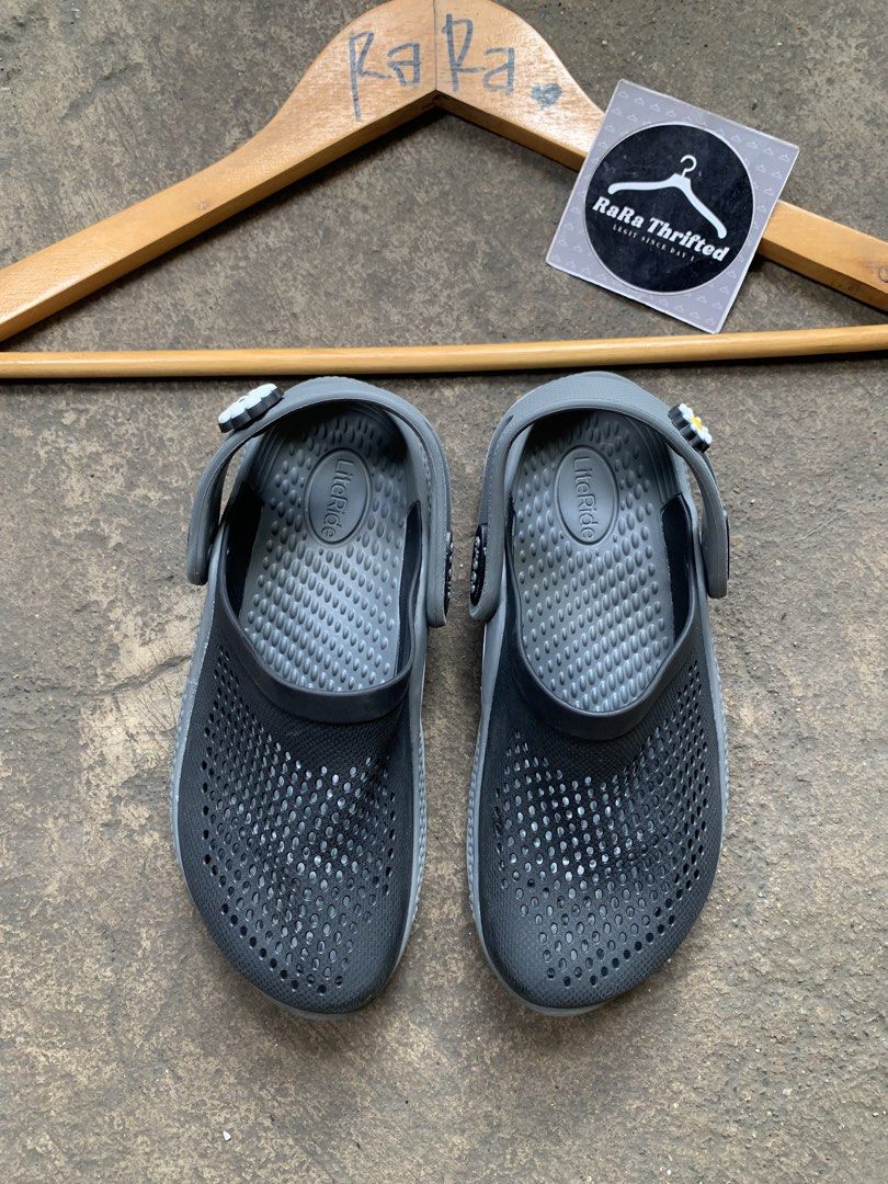 Crocs | literide 360 / J1 • Cm 20 (Category: Babies & Kids Fashion) located in Cebu City. Submitted by rarathriftedcb (Listing ID 1468130984, Image 2). Description: Crocs ✅ Literide 360 Slate grey Unisex Size : J1 Cm 20 ✅ Euro 32-33 7+ years old 1,280pesos + sf 100 No box / pair only Location : cebu city Page : Rara thrifted Jnt nationwide Message us 📩.