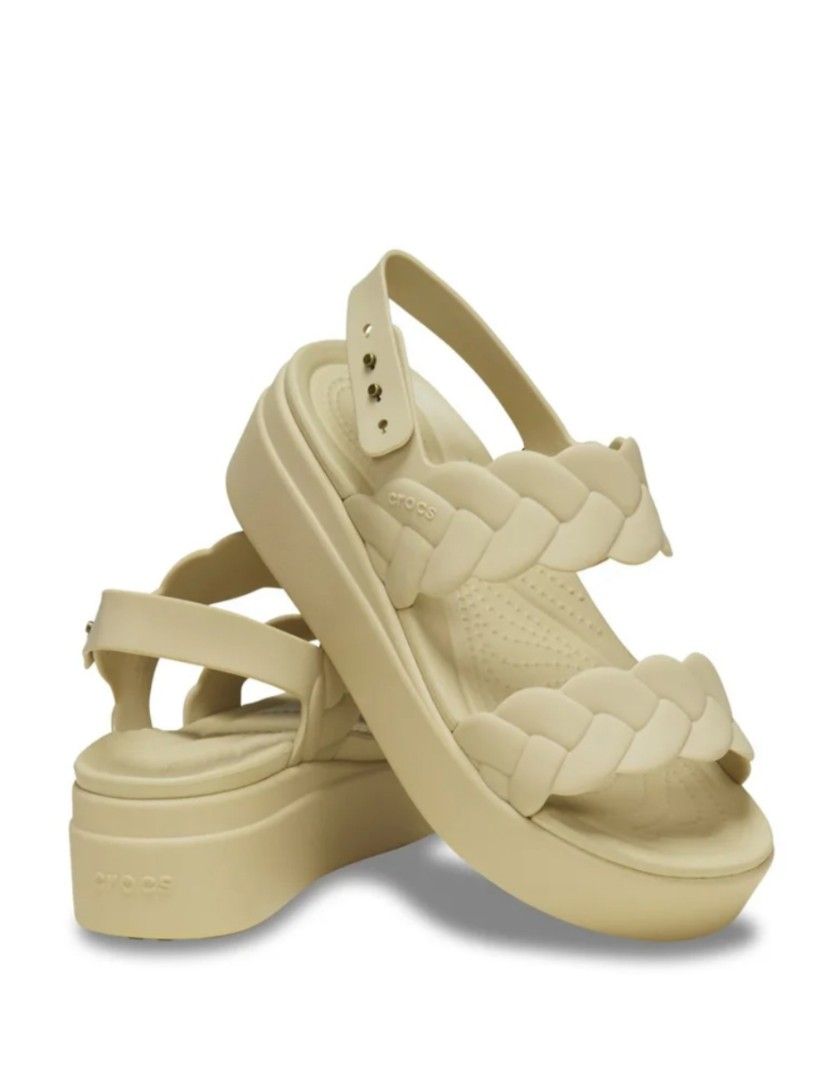 Crocs Brooklyn Low Wedge Woven Sandals W5 (Category: Sandals) located in Valenzuela. Submitted by rrrminishop (Listing ID 1468408799, Image 2). Description: .