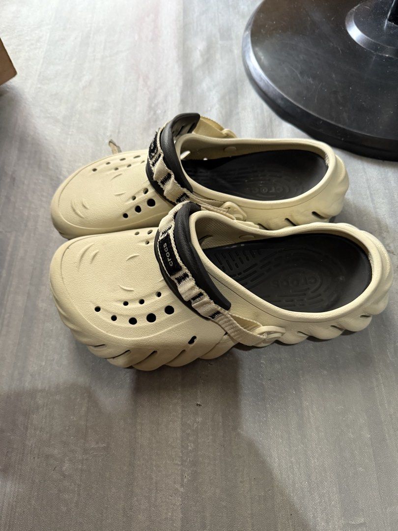 Crocs Echo Clog (Category: Slippers & Slides) located in Cagayan de Oro. Submitted by twice.but.nice.blackmarket (Listing ID 1468285705, Image 2). Description: Excellent condition Size 7 M / 9 W on tag! Can fit 8.5 to 9.5 Made in Colorado U.S.A.