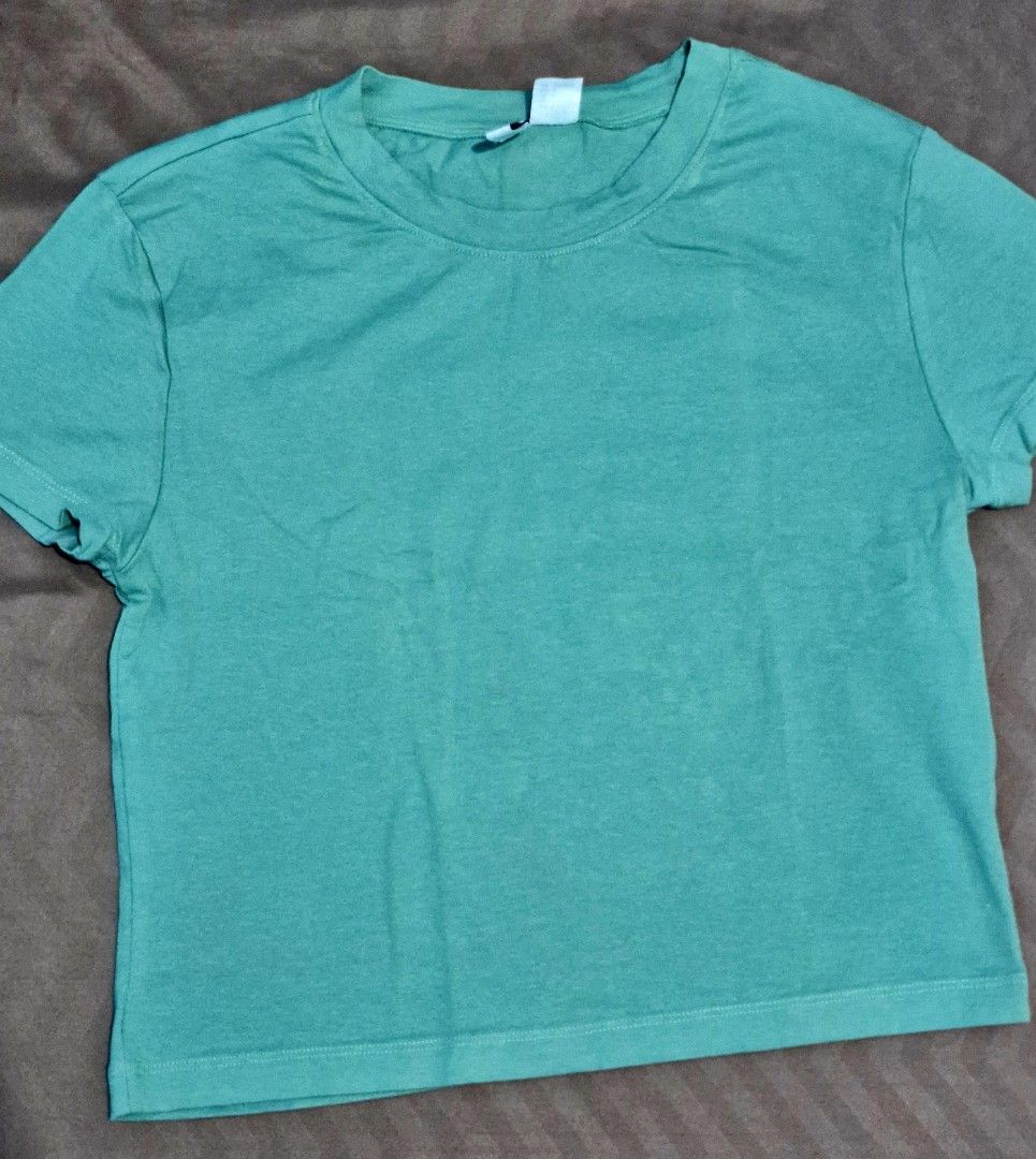 Crop tops (Category: Blouses) located in Pasay City. Submitted by fortuneflow888 (Listing ID 1468391663, Image 3). Description: For Sale- Crop Top Blouses Brand: H&M P 400 pesos only --> Take All + 1 Freebie Crop top << 4+ 1>> Size: Medium - Large.