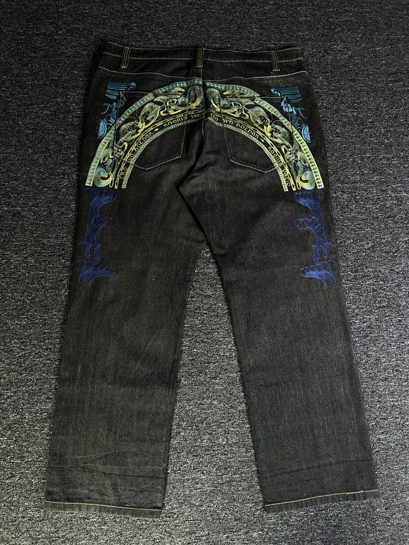 Crown Holder Baggy Pants (Category: Jeans) located in Manila. Submitted by thrifty.4pp4rels (Listing ID 1468430673, Image 1). Description: Shipping fee shouldered by the buyer Issues: Missing back tab Loose stitch on small front pocket Measurements: W 42 L 47 Thigh 16 Hem 11.