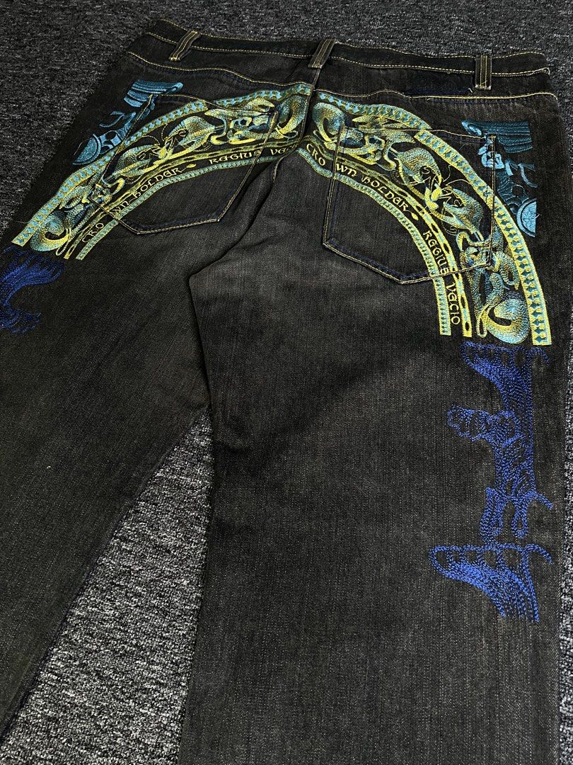 Crown Holder Baggy Pants (Category: Jeans) located in Manila. Submitted by thrifty.4pp4rels (Listing ID 1468430673, Image 2). Description: Shipping fee shouldered by the buyer Issues: Missing back tab Loose stitch on small front pocket Measurements: W 42 L 47 Thigh 16 Hem 11.