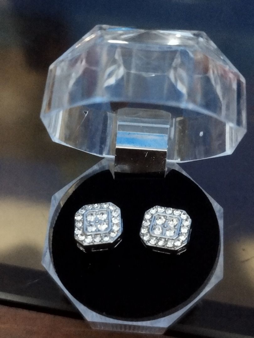 Crystal Rhinestone Stud Earrings Set Various Designs (Category: Earrings) located in Imus. Submitted by dm.pas (Listing ID 1468380705, Image 3). Description: - Set of 4 sparkling crystal rhinestone stud earrings - Features trendy geometric, interlocking C, LA, and NY logo designs - Silver-tone metal with clear, brilliant stones - Each pair includes an individual clear hexagonal box with black velvet lining - Great for mixing up daily looks, styli