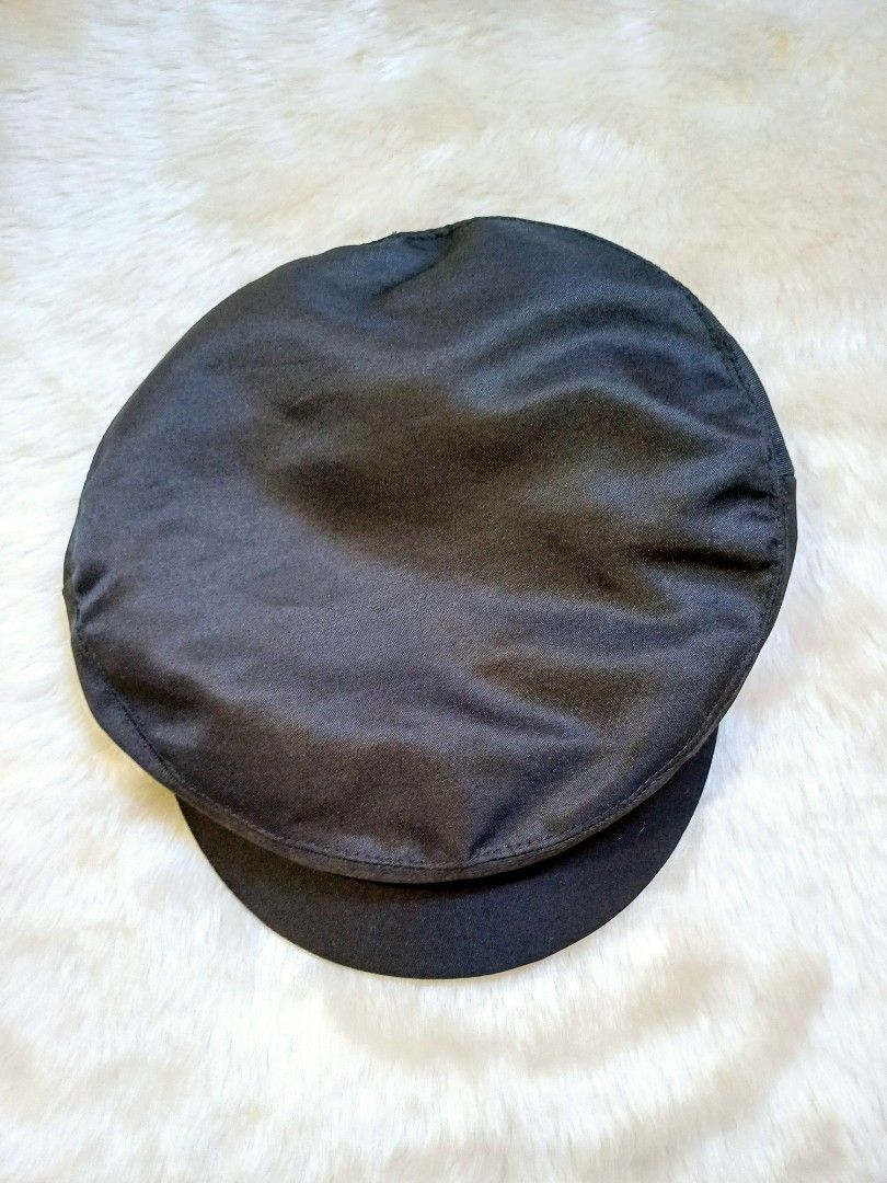 Daiso black cap (Category: Caps & Hats) located in Pasig City. Submitted by eden_online_shop (Listing ID 1468348311, Image 3). Description: Daiso Black Caster Cap / Newsboy Cap Head circumference : 1.83ft (56cm) Material: 100% polyester Unisex.