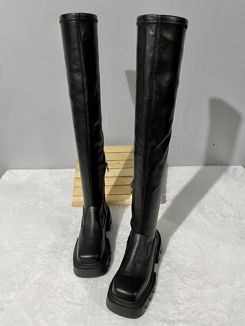 daphne over the knee square toe boots (Category: Boots) located in Bulacan. Submitted by parapapa (Listing ID 1468391554, Image 1). Description: 36 / 23cm 9/10 condition boot opening: 16” calf circum: 13” shaft height: 23” heels: 2”.