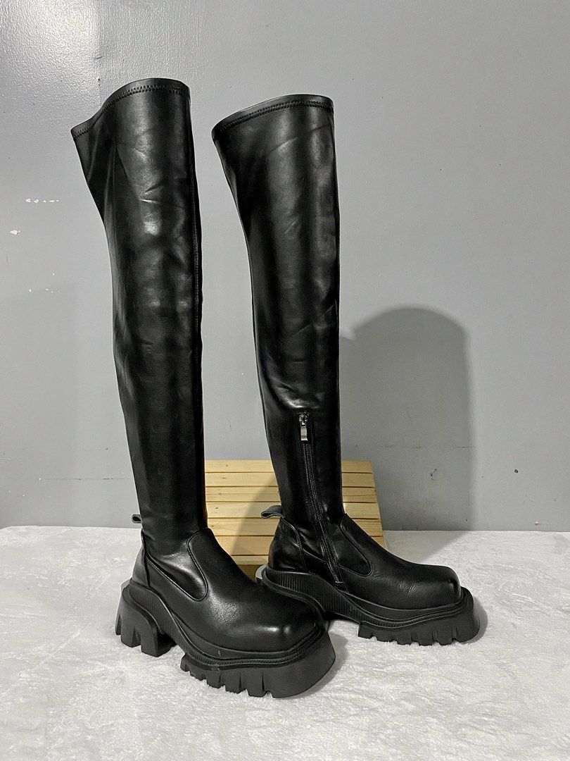 daphne over the knee square toe boots (Category: Boots) located in Bulacan. Submitted by parapapa (Listing ID 1468391554, Image 3). Description: 36 / 23cm 9/10 condition boot opening: 16” calf circum: 13” shaft height: 23” heels: 2”.