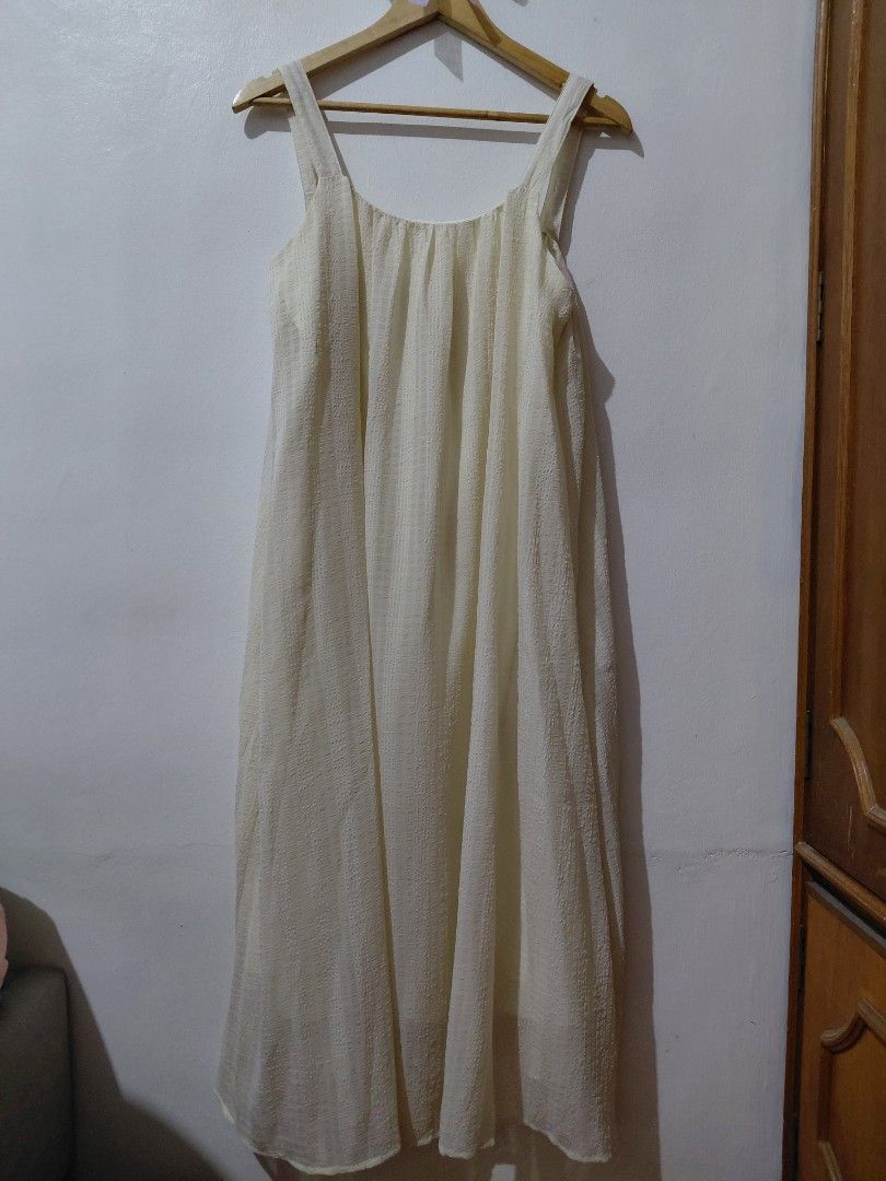 Dazy Textured Spaghetti Midi Dress (Category: Dresses) located in Tarlac. Submitted by wornwardrobe (Listing ID 1468494748, Image 1). Description: Runs large, will also fit size M-L With inner lining Adjustable button straps at the back Worn twice only Kindly note that all items are stored at my parents’ house and not on hand. Retrieval takes up to 2 weeks before shipping. Please purchase only if you’re okay with the wait. Message me to check the