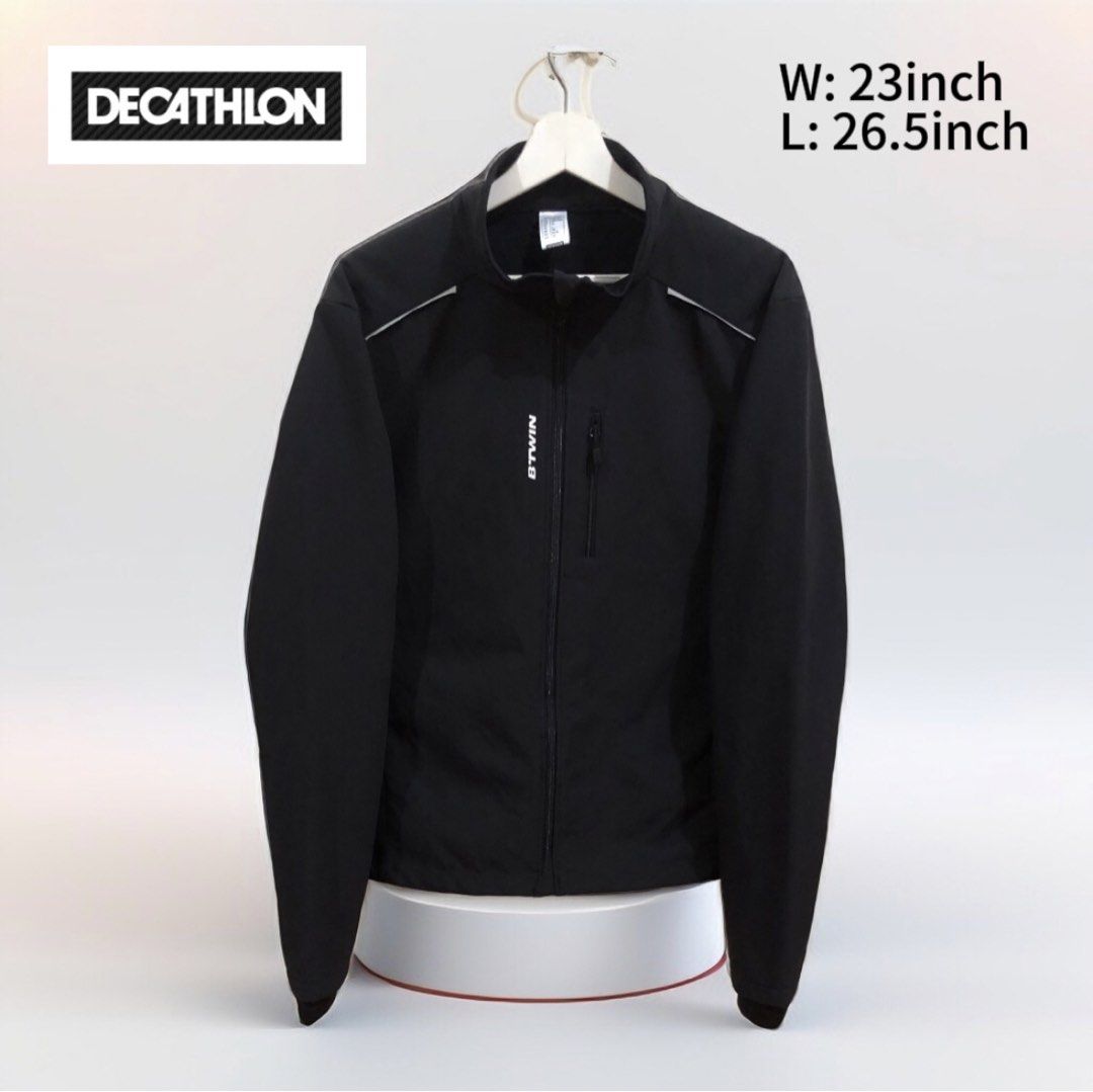Decathlon Black Jacket (Category: Coats, Jackets and Outerwear) located in Oas. Submitted by alithrifthunter (Listing ID 1468356378, Image 1). Description: .