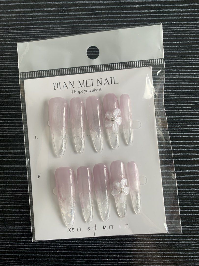 DECLUTTERING 🎀 SMALL SIZE | PRESS ON NAILS (Category: Hands & Nails) located in Cavite. Submitted by kyotibunny (Listing ID 1468356138, Image 3). Description: ♡ Brandnew ♡ Small size ♡ 65 pesos each ☆ Free (1) jelly tabs ☆ Free nail tool kits ♧ Visit my profile for more....