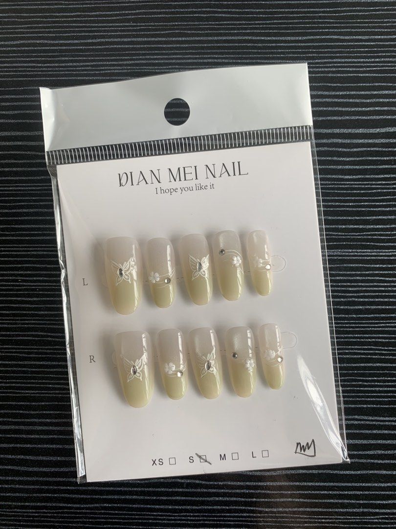 DECLUTTERING 🎀 SMALL SIZE | PRESS ON NAILS (Category: Hands & Nails) located in Cavite. Submitted by kyotibunny (Listing ID 1468365922, Image 3). Description: ♡ Brandnew ♡ Small size ♡ 60 pesos each ☆ Free (1) jelly tabs ☆ Free nail tool kits ♧ Visit my profile for more....