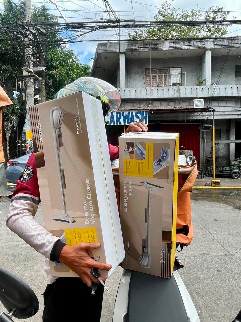 Deerma DX700 Vacuum Cleaner (Category: Vacuum Cleaner & Housekeeping) located in Manila. Submitted by kisshadg23 (Listing ID 1468287067, Image 3). Description: - Brand new and still sealed in original packaging (2 boxes available) - Powerful 15kPa strong suction power with side cyclone filtering - Versatile 2-in-1 design: easily switch between stick and handheld mode - Lightweight and easy to maneuver around the whole house - Perfect for effortle