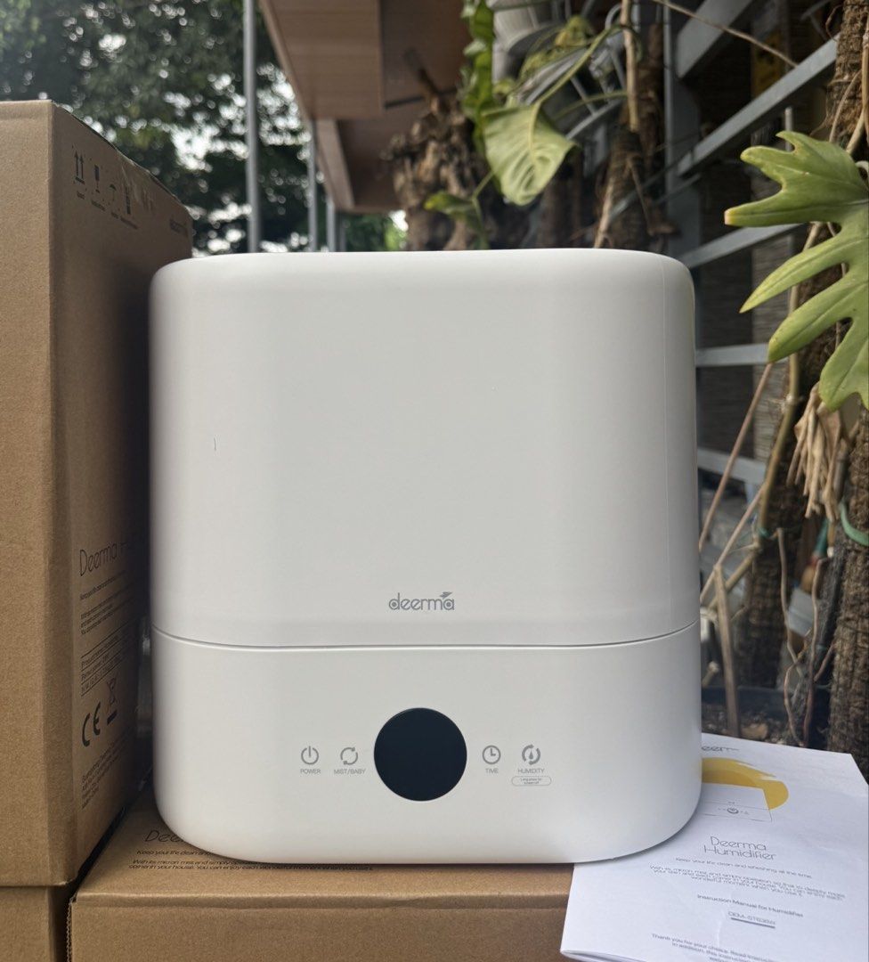 Deerma Humidifier DEM-ST636W (Category: Air Purifiers & Dehumidifiers) located in Manila. Submitted by kisshadg23 (Listing ID 1468286887, Image 2). Description: - Model: Deerma Humidifier DEM-ST636W - Color: Crisp white with elegant rose gold trim - Display: Digital panel with touch controls for power, mist, timer, and humidity - Condition: Clean internal reservoir, ready for use - Inclusions: Original box and instruction manual included.