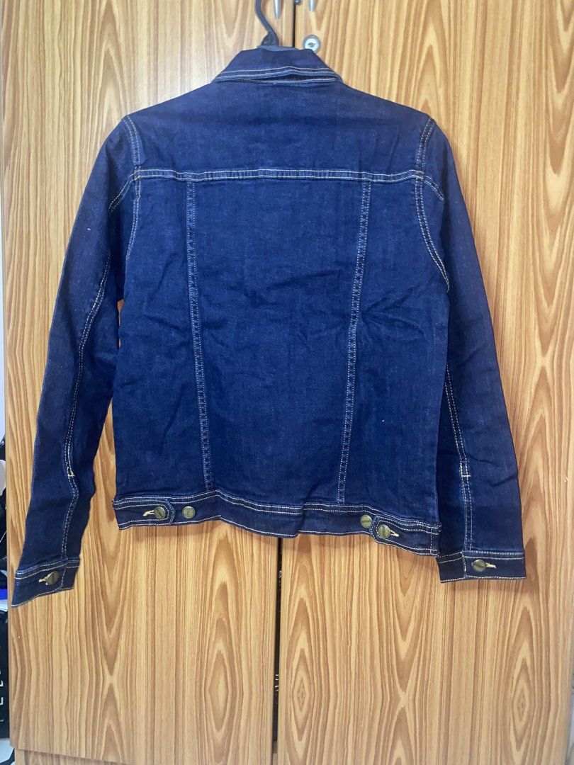 Denim Jacket (Category: Coats, Jackets and Outerwear) located in Calamba. Submitted by gdeclutters_ (Listing ID 1468442297, Image 2). Description: Selling this stylish Offroad denim jacket in dark blue, size S (EUR 36). Super nice fit, classic design with front pockets and brass buttons. Perfect pang-layer for OOTDs or pag malamig sa aircon! Hit me up if interested, pwede meet-up sa SM City Calamba or ship natin! NEVER BEEN USED from KSA RFS: not