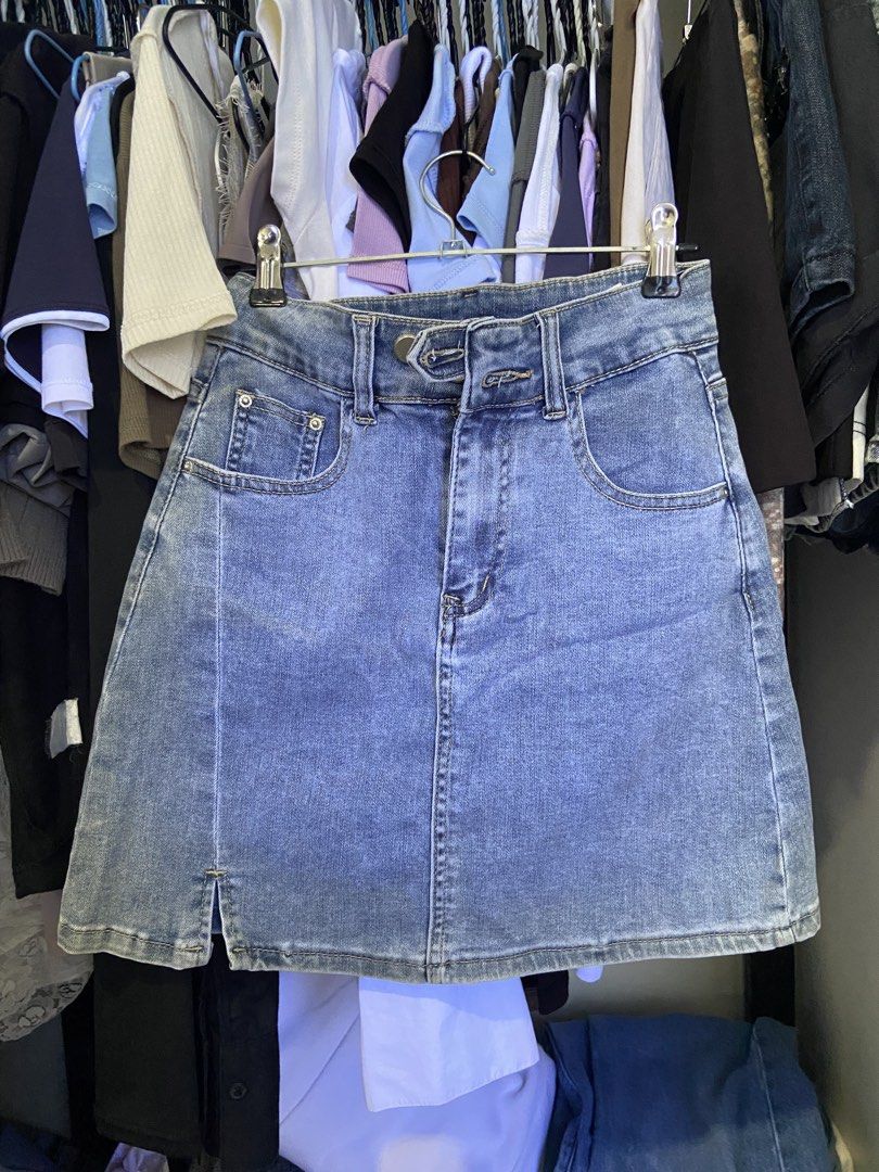 denim skirt (Category: Skirts) located in Santa Rita. Submitted by viorr (Listing ID 1468330815, Image 1). Description: .