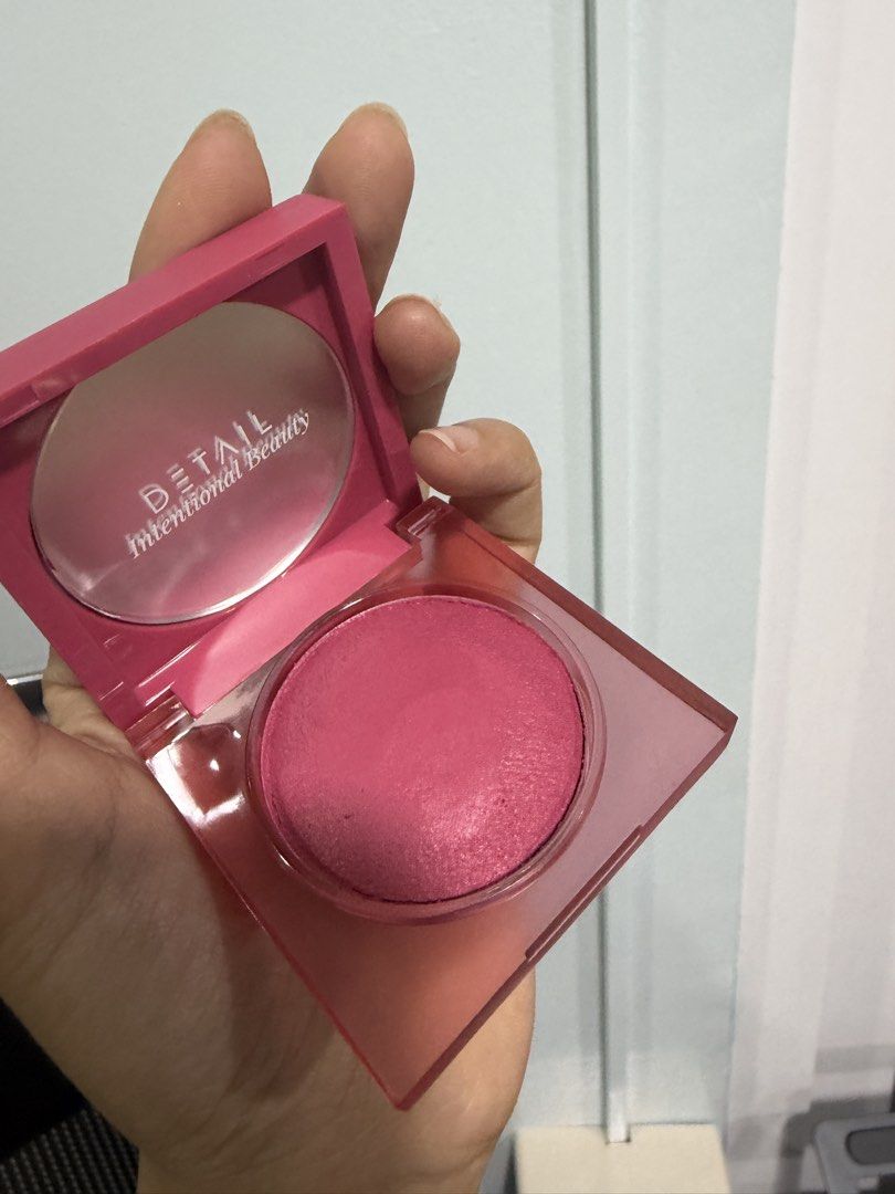 Detail blush (Category: Makeup) located in Quezon City. Submitted by destashingmycloset (Listing ID 1468331260, Image 3). Description: .