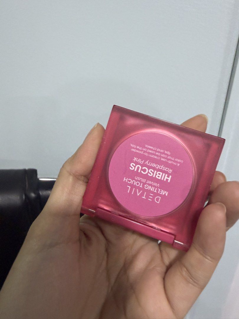 Detail blush (Category: Makeup) located in Quezon City. Submitted by destashingmycloset (Listing ID 1468331260, Image 2). Description: .