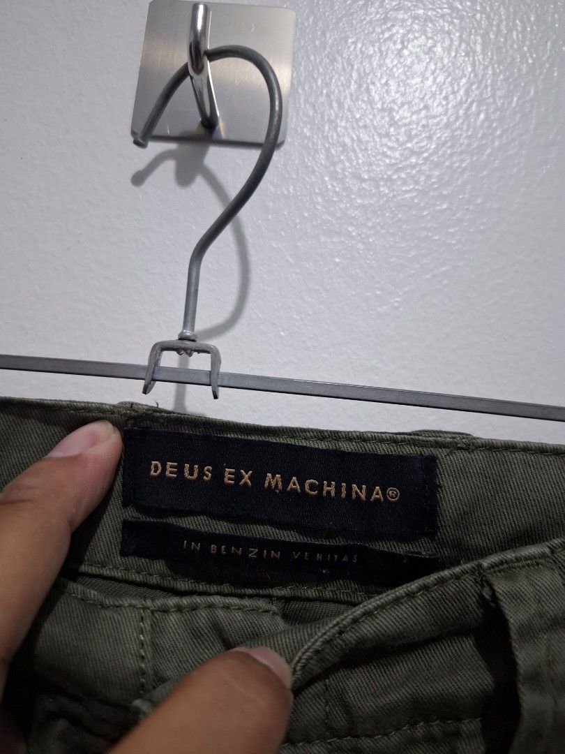 Deus exachina cargo size 30 to 32 (Category: Trousers) located in Tarlac. Submitted by christopher.24 (Listing ID 1468314074, Image 2). Description: excellent condition legit.