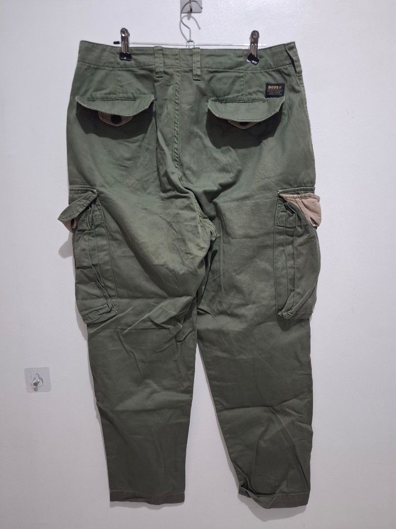 Deus exachina cargo size 30 to 32 (Category: Trousers) located in Tarlac. Submitted by christopher.24 (Listing ID 1468314074, Image 3). Description: excellent condition legit.