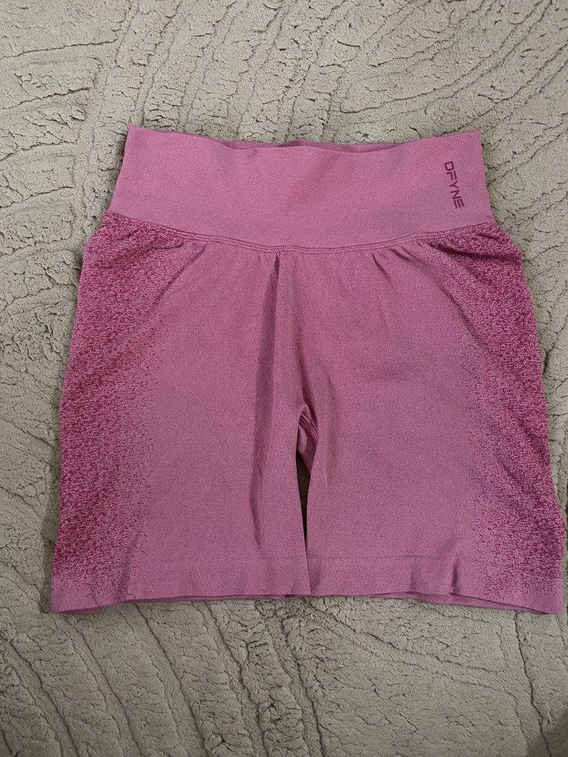 DFYNE IGNITE (Category: Activewear) located in Cavite. Submitted by gedom (Listing ID 1468342133, Image 2). Description: DFYNE IGNITE 4.5” Pink Size medium Good condition .