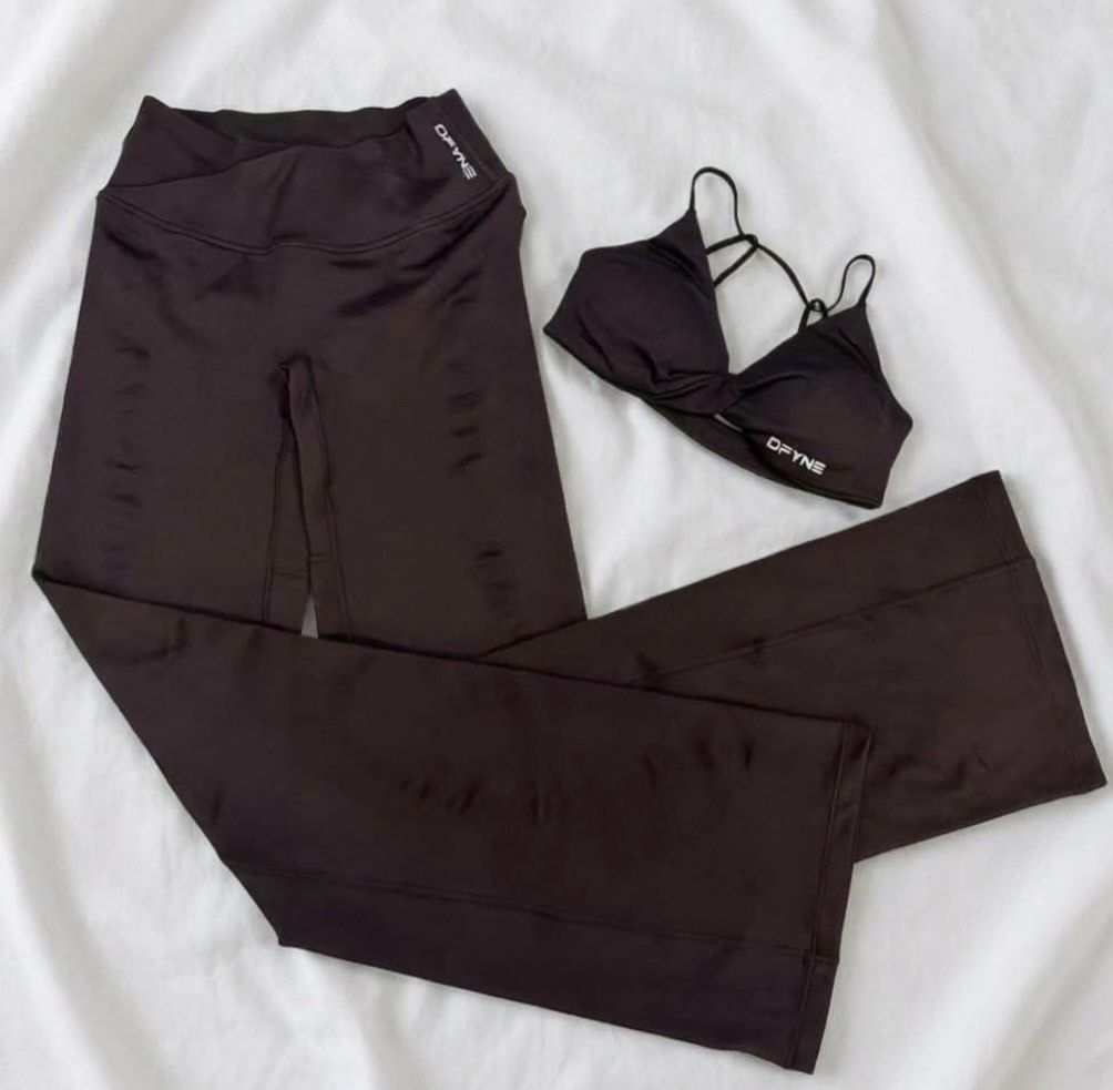 Dfyne Vision Top and Flares Set (Category: Activewear) located in Manila. Submitted by glossywife (Listing ID 1468333711, Image 1). Description: Size small Tried on only but never worn out Still comes w the pouch Mop: bank transfer Mod: grabexpress / j&t / lalamove.