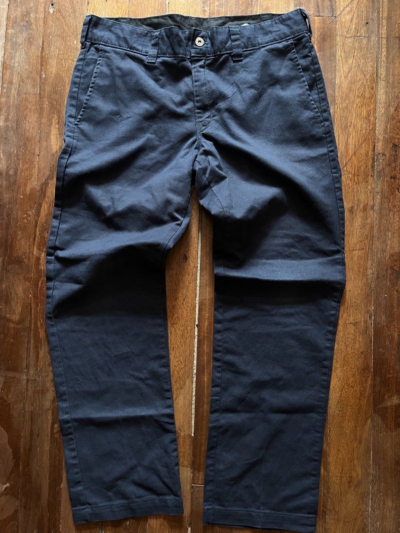 Dickies 874 FLEX Work pants (Category: Chinos) located in Los Banos. Submitted by lootmeup (Listing ID 1468442093, Image 3). Description: Dickies 874 FLEX Work Pants Size: Width: 34 Length: 41 Leg opening: 12.5 Leg hole: 8.5 Mine P700.
