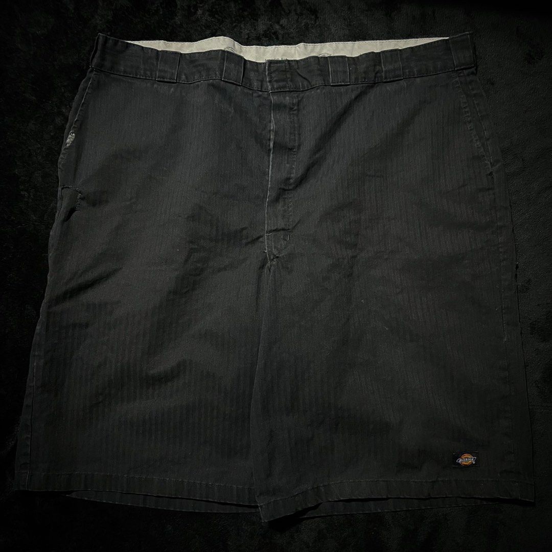 DICKIES BLACK STRIPES DOUBLE PATCH (Category: Shorts) located in Orani. Submitted by pulverize_tht_ho3 (Listing ID 1468309918, Image 2). Description: dimes: 46x26x15 condition: 8.5/10 flaw/s: repaired hole/pinholes/scratches check slides for the details .