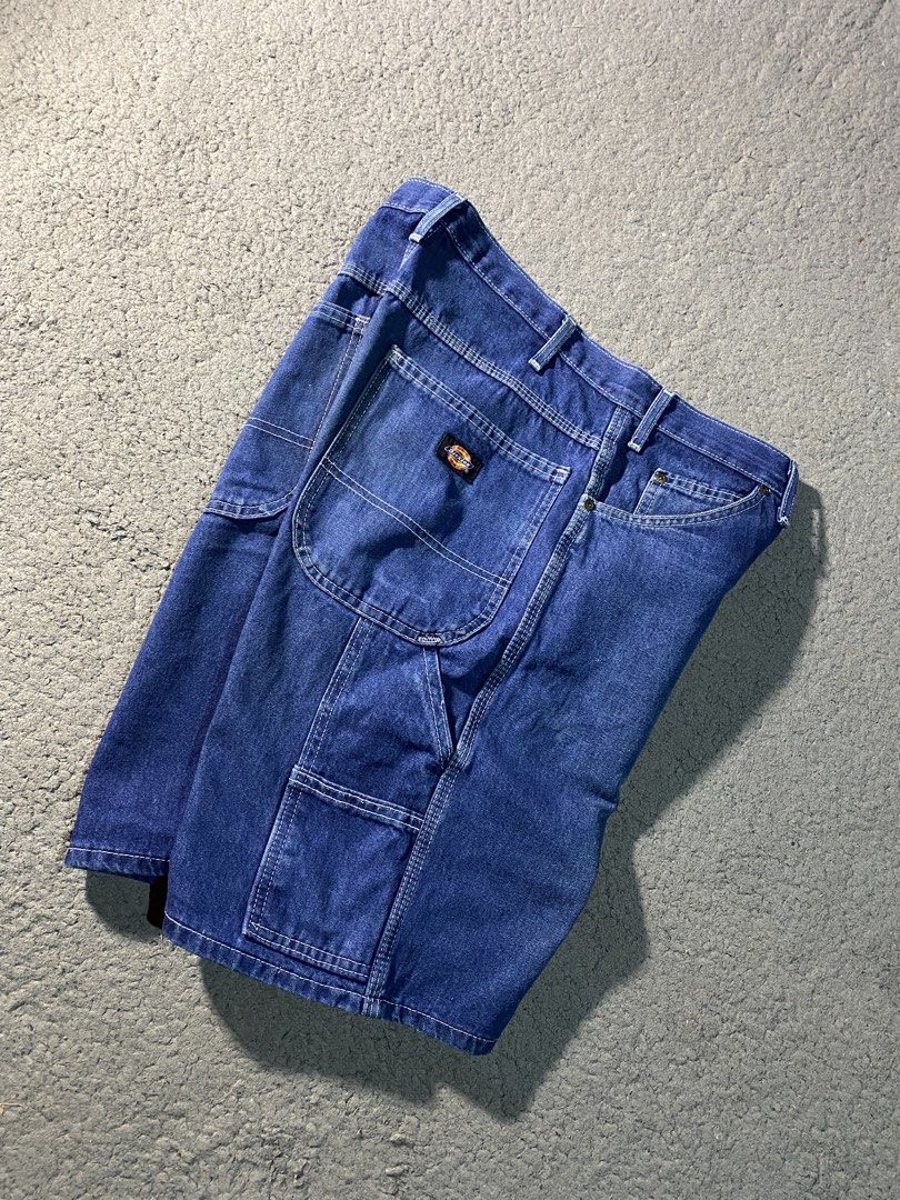 DICKIES CARPENTER (Category: Shorts) located in Tandag. Submitted by vncntmrcllns (Listing ID 1468320268, Image 2). Description: DICKIES CARPENTER Width: 32-33 Length: 31 -Excellent Condition -Already wash -Color rate 10/10 All details are visible in the picture Please check each photo.