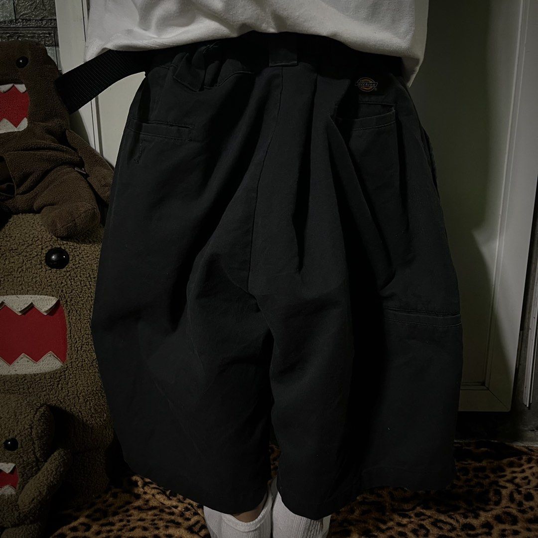 DICKIES FLEX SINGLE PATCH (Category: Shorts) located in Orani. Submitted by pulverize_tht_ho3 (Listing ID 1468309463, Image 1). Description: dimes: 42-44x23x12 condition: 9/10 flaw/s: check slides (also need wash) check slides for the details .