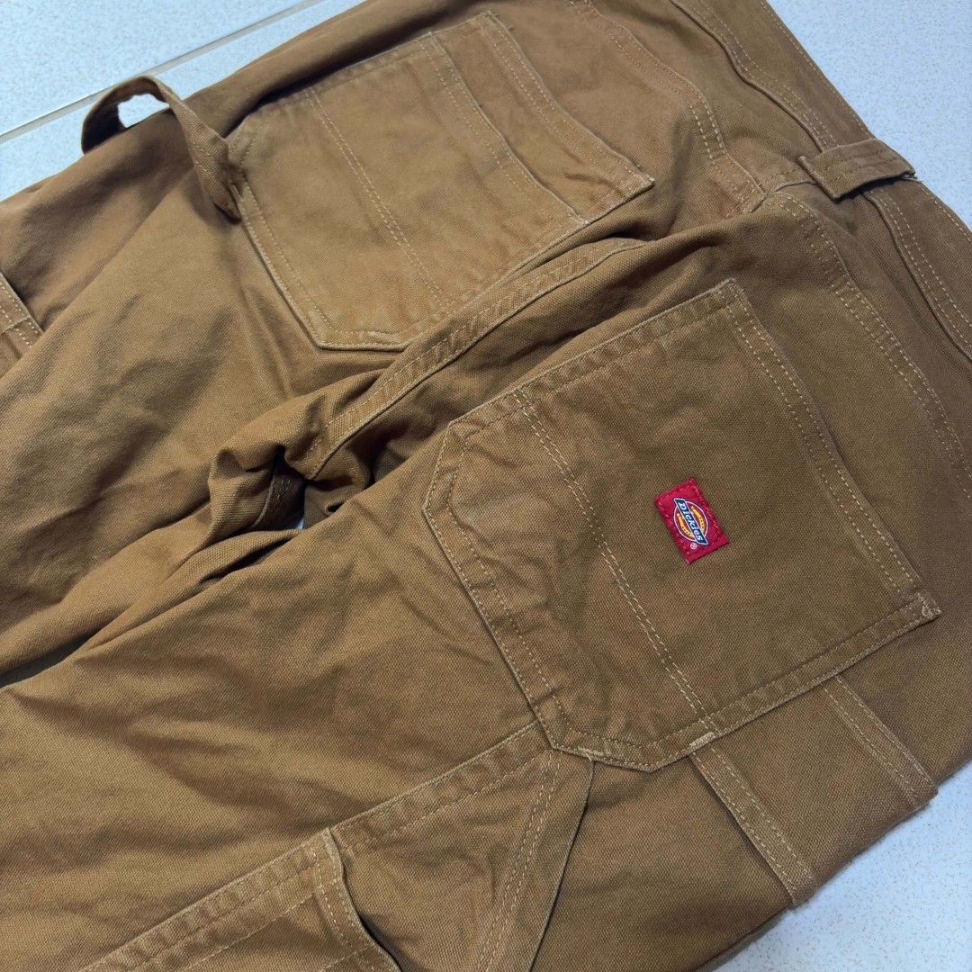 Dickies Relaxed Fit Brown Carpenter Pants (Category: Jeans) located in Santa Cruz. Submitted by sk1tso (Listing ID 1468348108, Image 3). Description: DICKIES BROWN CARPENTER PANTS 30X40 CONDITION 9.8/10 COLOR RATE 9.8/10 AS NEW CRIPY PATA 700+SF.