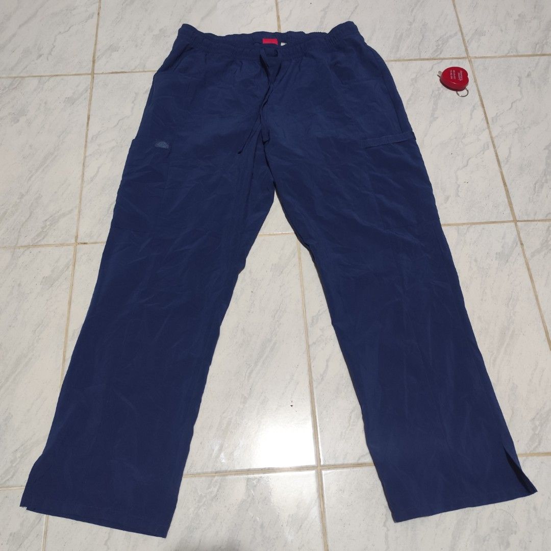 Dickies Scrub Pants Unisex Large (Category: Everything Else Others) located in Manila. Submitted by buyybustt (Listing ID 1468409481, Image 1). Description: Size Large 30-34 Length 36 Unisex Multi Pocket.