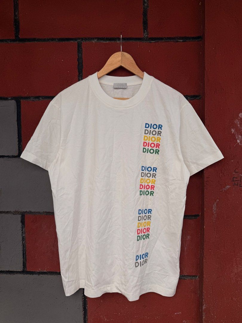 Dior (Category: Tshirts & Polo Shirts ) located in Baguio. Submitted by mardimercredi14 (Listing ID 1468335037, Image 1). Description: 🔥 Dior Dimensions: 22.5*28 Condition: excellent Color Rate: 10 ❌ none.