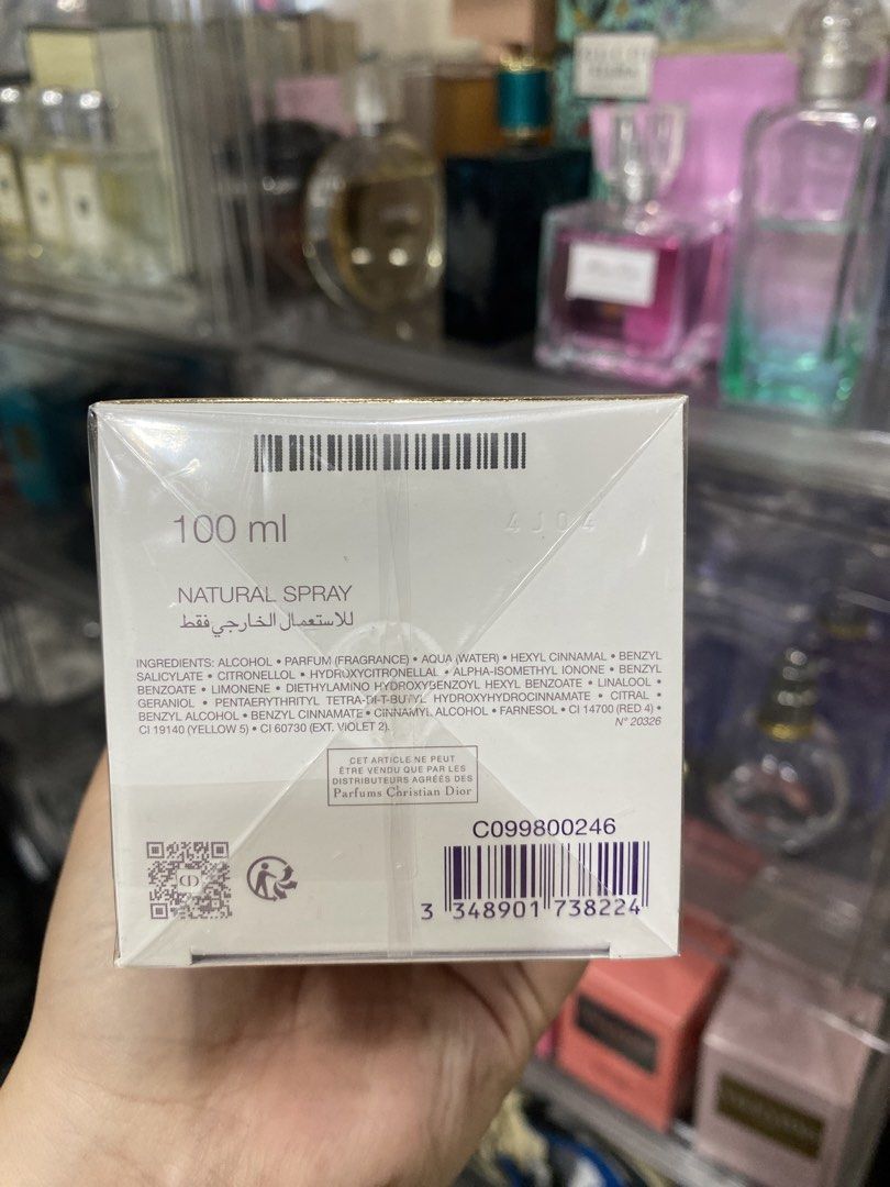 DIOR J’ADORE (Category: Fragrance & Deodorants) located in Baguio. Submitted by lairdegawd_06 (Listing ID 1468464201, Image 2). Description: NEW LAST LONG FULL Check photos for more details.