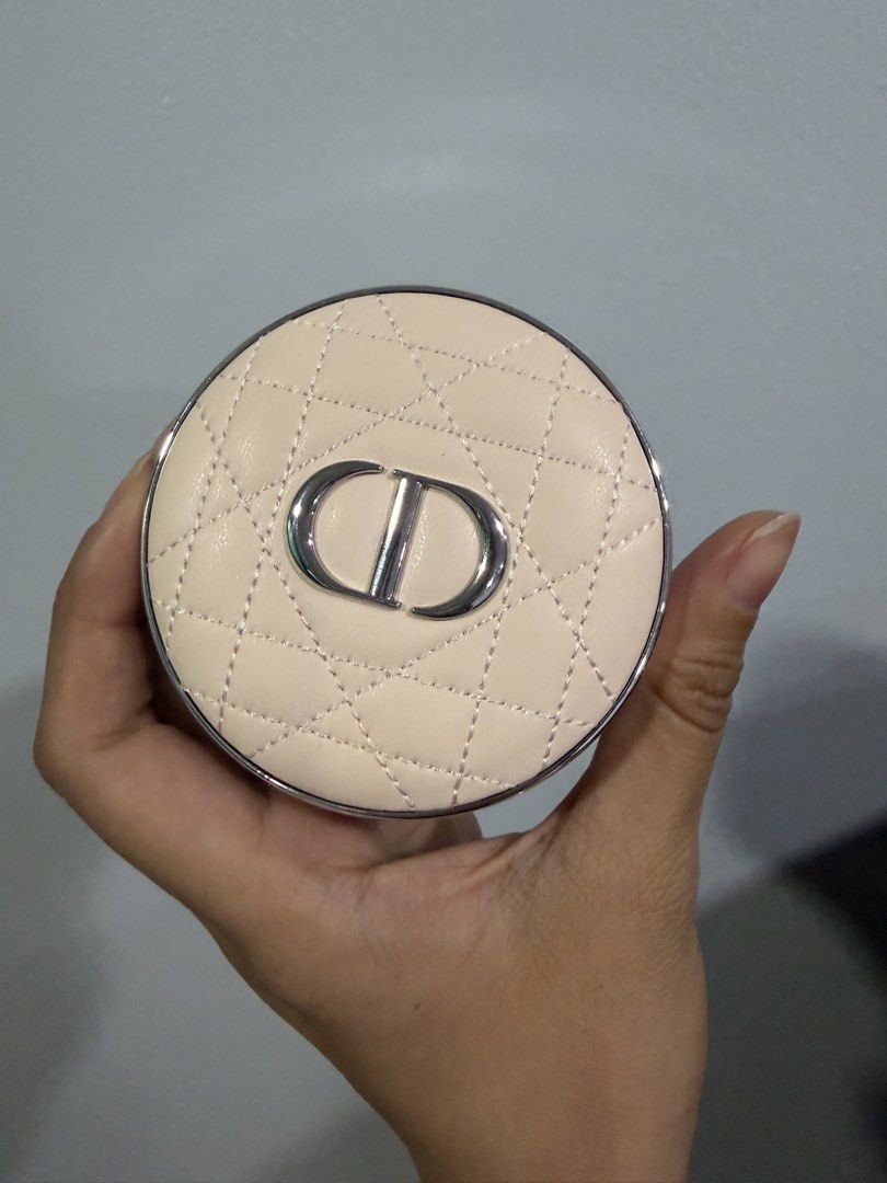 Dior loose powder (Category: Makeup) located in Quezon City. Submitted by destashingmycloset (Listing ID 1468334930, Image 1). Description: .