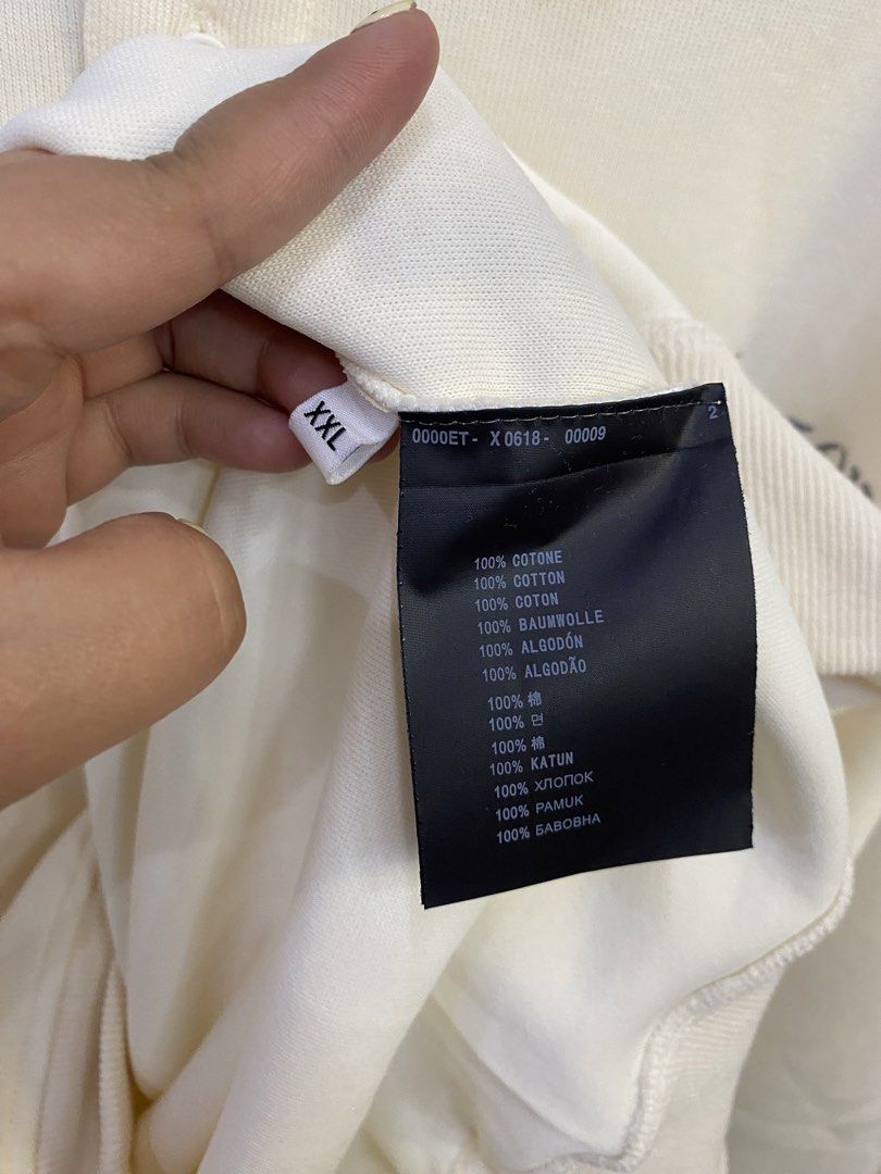 DIORxSTONE ISLAND (Category: Luxury Apparel) located in Baguio. Submitted by lairdegawd_06 (Listing ID 1468462845, Image 3). Description: Dimes-28x31 Excellent condition 10/10 color rate No flaw Complete tags Check photos for more details.