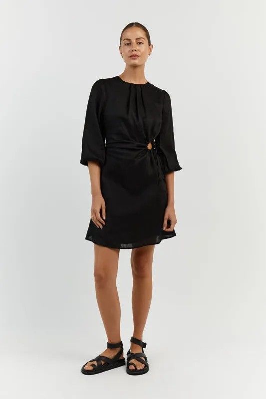DISSH BEAU LINEN MINI DRESS (Category: Dresses) located in San Pedro. Submitted by cyanide.slug.cat (Listing ID 1468419565, Image 1). Description: bnwot xs-small 32-34" bust 24-26" waist 33" length.