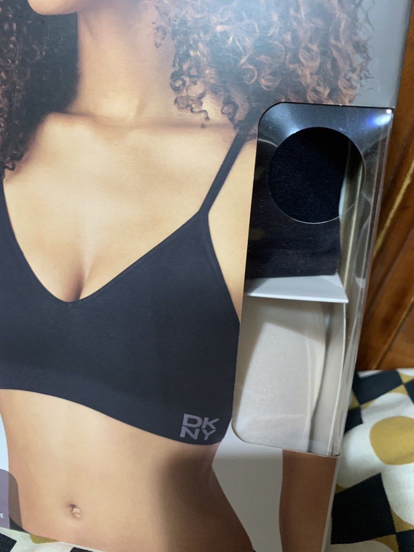 DKNY 2 pack seamless bra (Category: Undergarments & Loungewear) located in General Trias. Submitted by vpshoppe (Listing ID 1468341189, Image 3). Description: DKNY 2 pack seamless bra color:black&cream size: Medium with pads for sure buyer only.