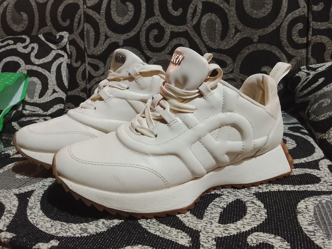 DKNY womens shoes US size 7 (Category: Sneakers) located in Bangar. Submitted by rencey1518 (Listing ID 1468283696, Image 2). Description: .