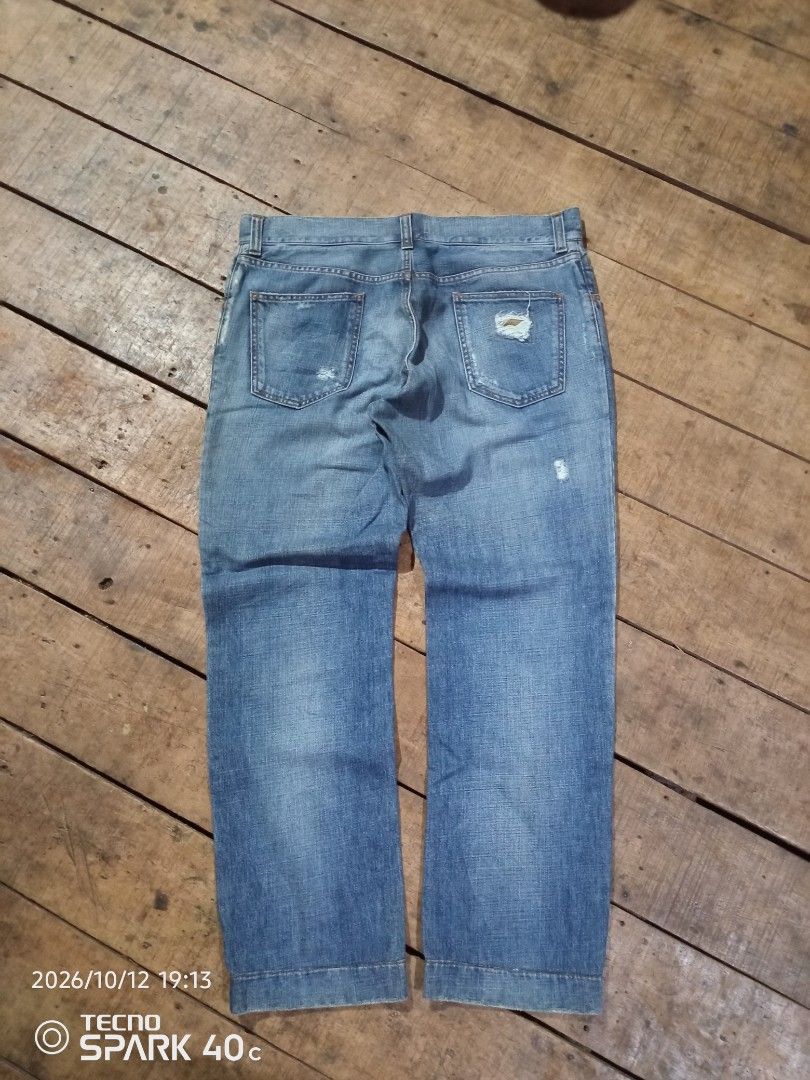 Dolce & Gabbana Distressed Denim Jeans (Category: Jeans) located in Bislig. Submitted by micoy22 (Listing ID 1468305750, Image 2). Description: FOR SALE #PtpAdminTHANKYOU 1500+SF DOLCE & GABBANA Y2K TATTERED JEANS WAISTLINE 36 LENGTH 40 RISE 13 TIGHT 12 KNEE 9 HEM 8 EXCELLENT CONDITION UNLI VOUCH BISLIG CITY SDS .