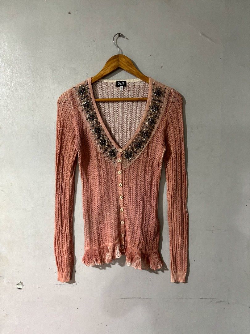 DOLCE AND GABANA (Category: Longsleeves) located in Pasay City. Submitted by turthrift (Listing ID 1468349391, Image 1). Description: W16 L26.
