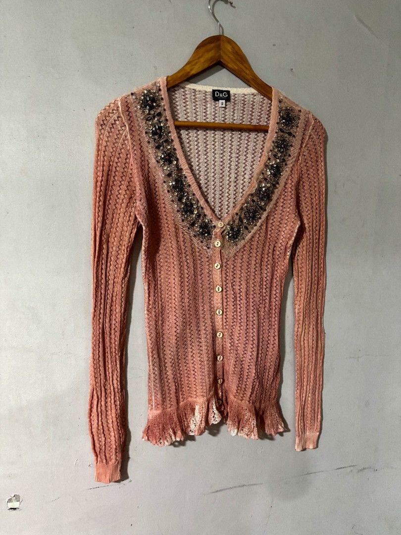 DOLCE AND GABANA (Category: Longsleeves) located in Pasay City. Submitted by turthrift (Listing ID 1468349391, Image 2). Description: W16 L26.